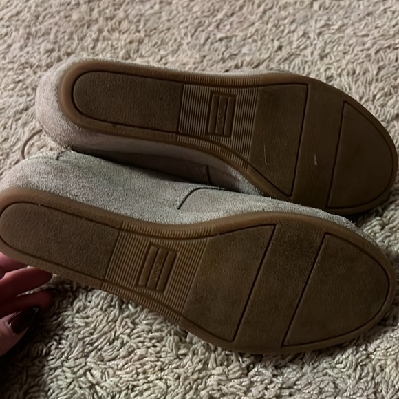 Tom’s tan suede wedge booties - Picture 3 of 3